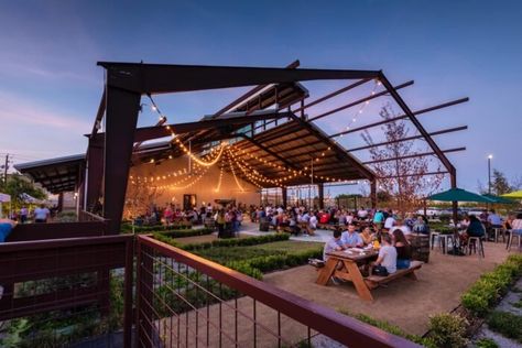 Brewery Outdoor Space, Industrial Beer Garden, Brewery Exterior Design, Brewery Restaurant Design, Warehouse Brewery, Outdoor Brewery Patio, Outdoor Pub, Brewery Ideas, Beer Garden Design