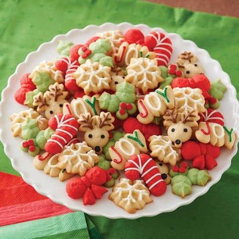 15 Retro Christmas Foods Deserving of a Comeback - 31 Daily How To Decorate Spritz Cookies, Classic Spritz Cookies, Christmas Spritz, Press Cookies, Cookie Press Recipes, Christmas Spritz Cookies, Spritz Cookie, Spritz Cookie Recipe, Coloring Christmas