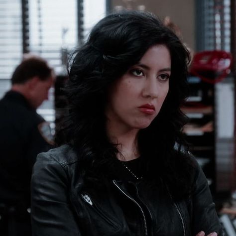 Rosa Diaz Season 1, Rosa Brooklyn 99, Rosa B99, Xavier Name, Brooklyn 99 Characters, Brooklyn Nine Nine Rosa, Rosa Diaz, Stephanie Beatriz, Jake Peralta