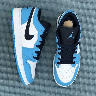 Nike Jordan Low Blue, Jordans Low Blue, Jordan 1 Low Blue Outfit, Nike Air Jordan 1 Mid Outfit, Blue Jordan 1 Low, Nike Air Jordan 1 Outfit Women, Air Jordan 1 Low Outfit Women, Air Jordan 1 Low Blue, Jordan 1 Low University Blue