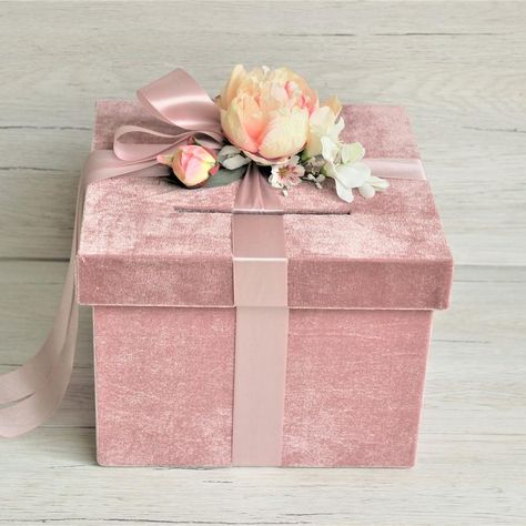 Wedding Gift Card Box Ideas Diy, Wedding Envelope Box, Wedding Gift Card Box, Diy Card Box, Box With Flowers, Wedding Gift Money, Disney Wedding Cake, Money Box Wedding, Velvet Wedding