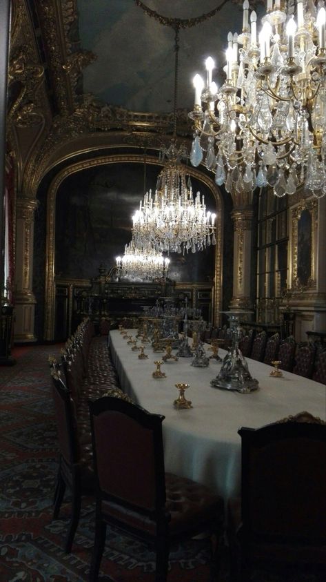 Dining Room Dark Aesthetic, 1850s Aesthetic House, Royal Dining Room Aesthetic, Dark Fantasy Castle Interior, Inside Of Castle, Castle Dining Hall, Inside Of A Castle, Dark Castle Interior, Fantasy Dining Room