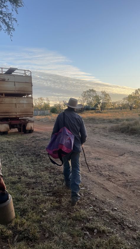 Station Life Australia, Cattle Station Australia, Cowboy Vibes, Tyler Smith, Horse Barn Ideas Stables, Southern Life, Rodeo Life, Western Life, Cowgirl Aesthetic