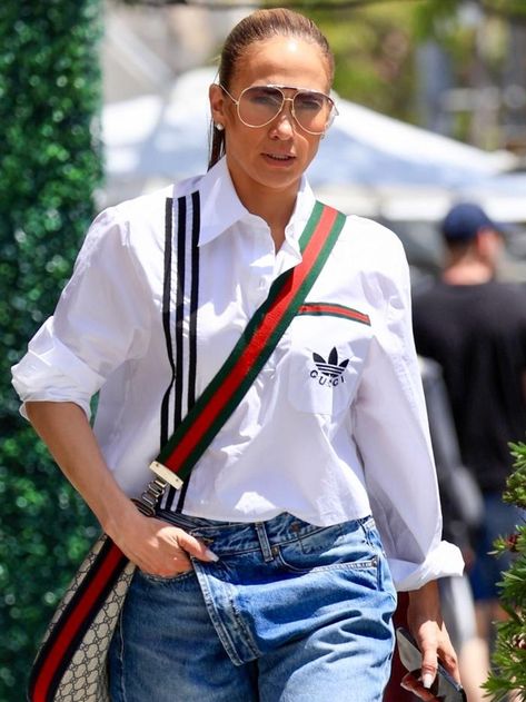 Celebrity Crossbody Bag, Aspinal Of London Bag Outfit, 2024 Bag Trends, Gucci Crossbody Bag Outfit, Gucci Bag Outfit, Celebrity Handbags, Orlando Trip, Street Style Bags, Gucci Crossbody Bag