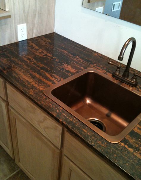 Black and copper countertop. Done with an epoxy. Rustic Countertops, Copper Countertops, Metal Countertops, Copper Counter, Countertop Kit, Kitchen Remodel Countertops, Modern Home Office Furniture, Resin Countertops, Formica Countertops