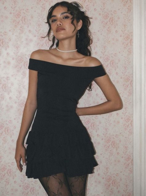 Black Dress Aesthetic, Dress Outfits Party, Mini Dress Outfits, Black Dress Outfits, Dress Aesthetic, Black Short Dress, Ruffle Mini Dress, Classy Dress, Ruffle Dress