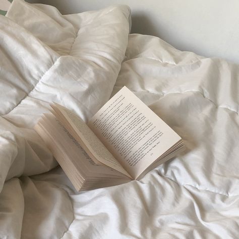 books aesthetic white sunlight morning Relaxing Photos, Books To Read In Your 20s, Cozy Reading Corners, Library Aesthetic, Aesthetic Light, James Baldwin, Cream Aesthetic, Stay In Bed, Girl Reading