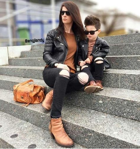 ❣✨ᴹᴼᴼᴺ s͙h͙i͙n͙e͙✨❣ Mother Son Matching Outfits, Mother Son Poses, Boys Dressing Style, Mom And Son Outfits, Mom And Baby Outfits, Mother Son Photography, Kid Swag, Baby Photoshoot Boy, Girl Fashion Style