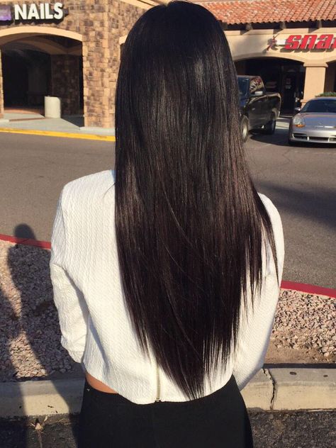 Haircuts For Long Hair Straight, V Cut Hair, Black Hair Cuts, Hair Inspiration Long, Straight Hair Cuts, Brunette Hair With Highlights, Hairstyles For Layered Hair, Brown Hair Balayage, Haircuts Straight Hair