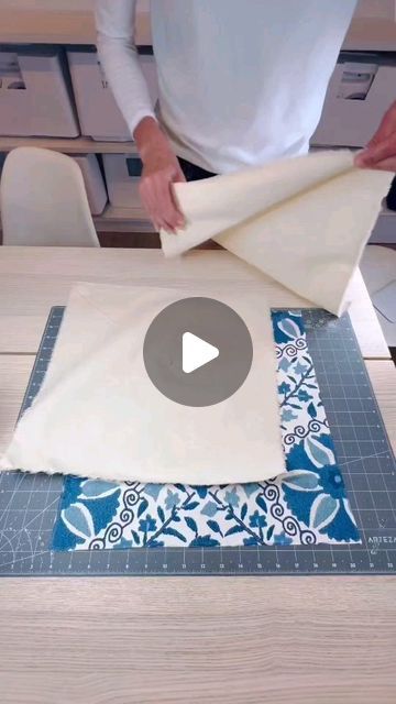 Sewing Cushions, Sewing Machine Projects, Sewing Machine Basics, Sewing Easy Diy, E Major, Sewing Crafts Tutorials, Sewing Tutorials Clothes, Sew Ins, Costura Diy