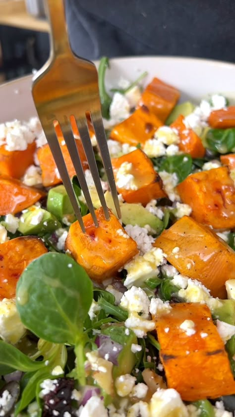 Sweet Potato Salad, Resep Salad, Fresh Salad Recipes, Salad With Sweet Potato, Mustard Dressing, Best Salad Recipes, Best Salad, Ripe Avocado, Sweet Potato Recipes