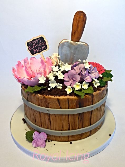 Mother Birthday Cake, Garden Birthday Cake, Flower Pot Cake, Barrel Cake, Birthday Cake For Mom, Pot Cakes, 70th Birthday Cake, 80 Birthday Cake, 60th Birthday Cakes