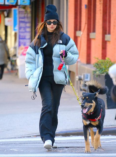 Emily Ratajkowski is walking her dog Colombo for a morning walk and coffee time in Tribeca, New York, NY on January 22, 2020.Photo by Dylan Travis/ABACAPRESS.COMPictured: Emily RatajkowskiRef: SPL5142104 220120 NON-EXCLUSIVEPicture by: Dylan Travis/AbacaPress / SplashNews.comSplash News and PicturesUSA: +1 310-525-5808London: +44 (0)20 8126 1009Berlin: +49 175 3764 166photodesk@splashnews.comUnited Arab Emirates Rights, Australia Rights, Bahrain Rights, Canada Rights, Finland Rights, Greece Righ Winter Puffer Jacket Outfits, North Face Puffer Jacket Outfit, Puffer Jacket Outfits, Northface Puffer, Winter Jacket North Face, Puffer Jacket Outfit, Walking Outfits, North Face Puffer Jacket, Winter Puffer Jackets