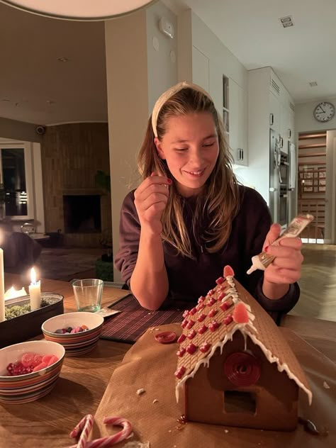 Gingerbread House, Gingerbread, A Woman, Candles, Christmas