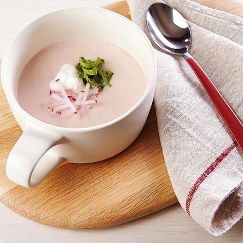 Creamy Radish Soup How To Cook Radishes, Radish Soup, Radish Recipes, Csa Recipes, Cold Soup, Food Soup, Creamy Soup, Garden Recipes, Bowl Of Soup