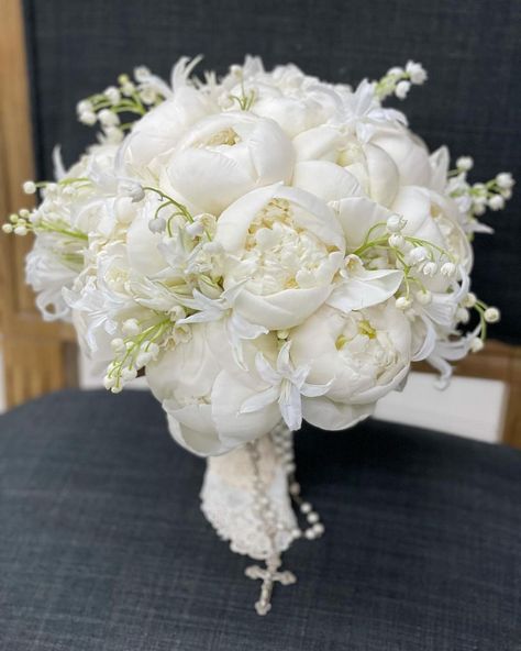 Lily Of The Valley Bouquet, Brides Flowers Bouquet, Wedding Flowers Peonies, Wedding Bouquets Bride, Bridal Bouquet Flowers, Lily Bouquet, Bride Flowers, Future Wedding Plans, Peonies Bouquet