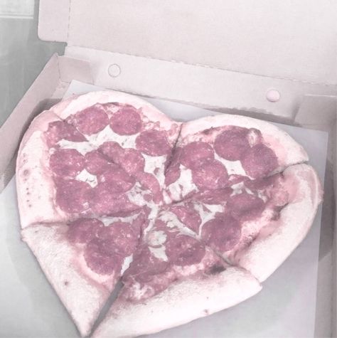 #heart #pizza #foodcore #aesthetic Foodcore Aesthetic, 80s Aesthetic Retro, Pink Pizza, Pizza Aesthetic, Heart Pizza, 80s Aesthetic, Retro Recipes, Pretty Food, Pink Aesthetic