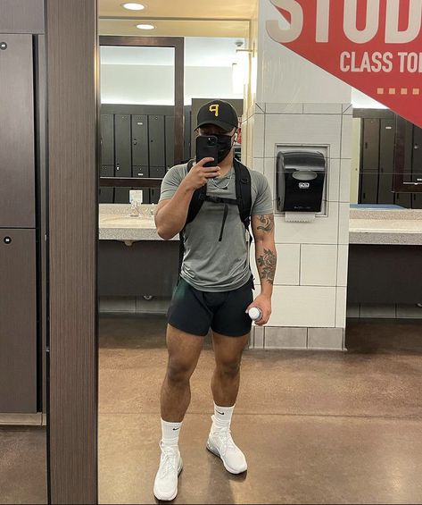 Gym Fits Men, Summer Workout Outfits, Gym Boy, Gym Aesthetic, Gym Outfit Men, Mens Casual Outfits Summer, Street Style Outfits Men, Guys Clothing Styles, Workout Outfits