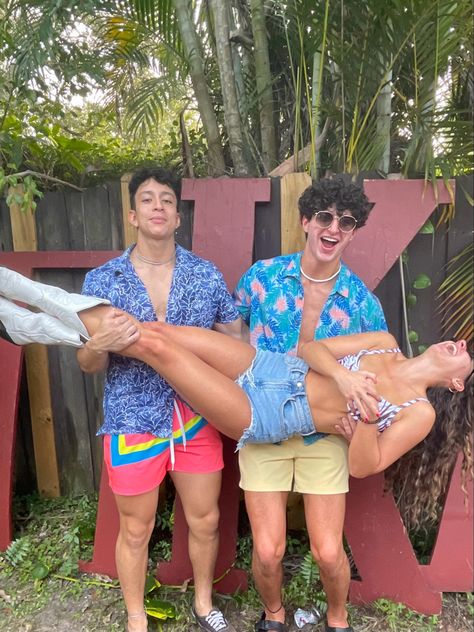 Beach Frat Party, Beach Theme College Party, Pictures With Guy Friends, Island Theme Party Outfit, Frat Party Outfit Theme, Pool Party Outfit Aesthetic, Tropical Theme Party Outfit, Margaritaville Party Outfit, Frat Theme