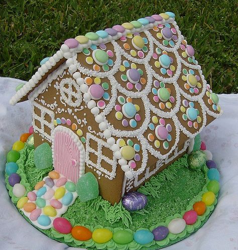 Easter-themed Gingerbread house in pastels. Easter Gingerbread House, Traditional Gingerbread, Gingerbread Ideas, Gingerbread House Parties, Gingerbread House Designs, All Things Gingerbread, Gingerbread House Cookies, Gingerbread Party, Gingerbread Village