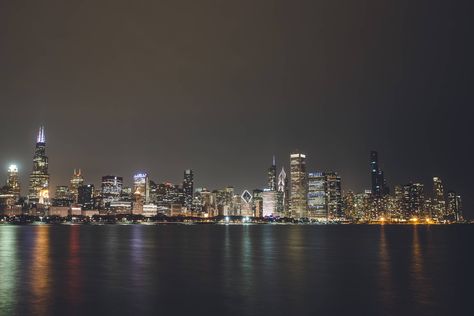 Chicago from the Adler Planetarium Planetarium Architecture, Dubai Yacht, Adler Planetarium, Chicago Aesthetic, Buildings Photography, City Planning, Historical Buildings, Living Modern, Chicago Skyline