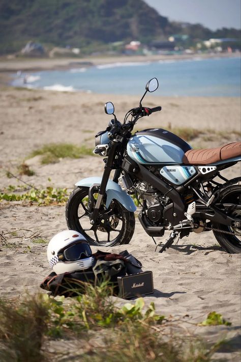 Exploring the Yamaha XSR 155: A Modern Classic with Timeless Appeal Yamaha Xsr, Rat Bike, Hybrid Bike, Vintage Bike, Off Road Adventure, Marine Blue, Dirt Bike, Retro Design, Cafe Racer