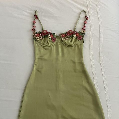 princess polly kenzie mini dress in green with... - Depop Kenzie Mini Dress, Flower Bra, Kenzie Dress, Flower Mini Dress, Hoco Dress, Gold And Green, Green Mini Dress, Satin Flowers, Green Satin