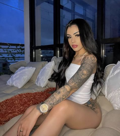 Tq Stacey Tattoo, Stacey Rosado Tattoos, Stacey Rosado Outfits, Tq Stacey, Stacey Rosado, Side Leg Tattoo, Instagram Bio Ideas, Realistic Tattoo Sleeve, Tattoed Women