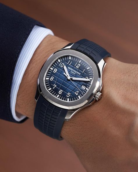 Patek Phillipe Nautilus, Patek Phillipe Watch, Sporty Watch, Cool Gadgets For Men, Patek Philippe Watches, Patek Philippe Aquanaut, Men's Outfits, Dream Watches, Guys Clothing Styles