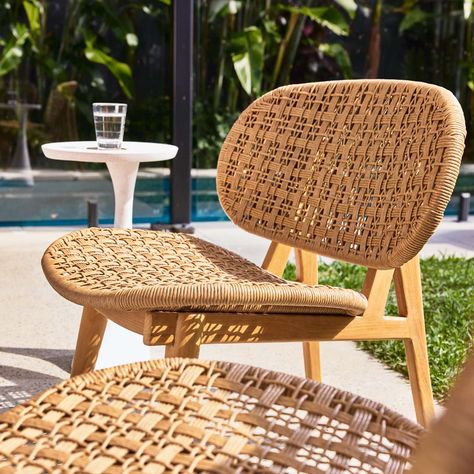 The Casa Outdoor Lounge Chair is all about curves & comfort. Infused with a rich blend of natural & man-made materials adding both textural interest & sense of authenticity. This environmentally friendly chair will bring a luxurious, relaxed & natural vibe to your outdoor space. Swipe to see more photos >> #australiandesigner #australiandesign #sydneydesign #outdoorfurniture #outdoorliving #alfresco #interiör #interiør #interiorstyling #homedecor #modernfurniture #horgans #comfortchair #env... Hamptons Homes, Outdoor Lounge Chair, Natural Man, Outdoor Room, Contemporary Modern Furniture, Rattan Chair, Creative Living, Lounge Chair Outdoor, Furniture Pieces