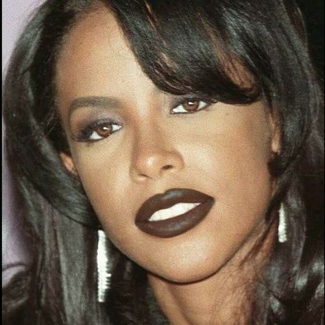 dark brown lipstick suits Aaliyah well ... #aaliyah #aaliyahedit #edit #edits #darklipstick #brownlipstick #beautiful💄 90s Lipstick, Dark Brown Lipstick, Girls Lipstick, 90s Makeup, Alt Makeup, Dark Lipstick, Brown Lipstick, Black Nail Polish, Black Lipstick