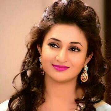 Beautiful Look  Divyanka Tripathi  #ILoveYouMyBeautifalMom Divyanka Tripathi Hairstyles, Divyanka Tripathi, Indian Tv Actress, Beautiful Lips, Khalid, Indian Beauty Saree, India Beauty, Desi Beauty, Bridesmaid Hair