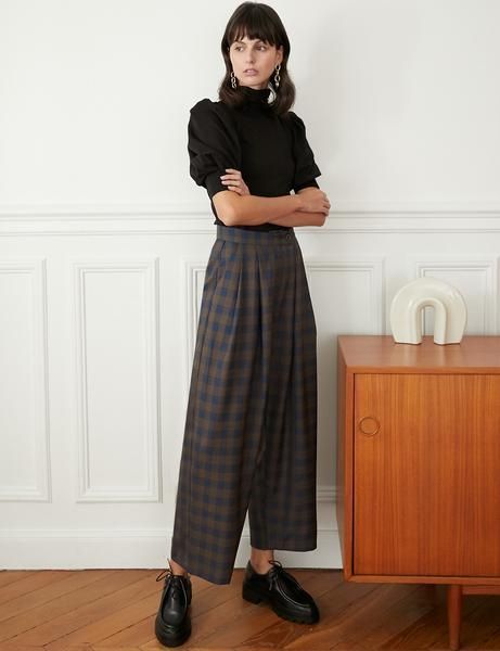 My Mom, Grandma, and I All Share These 6 Style Staples Black Puff Sleeve Top, Style Staples, Pixie Market, Formal Pants, High Waist Pants, Twill Pants, Elegant Shirt, Plaid Pants, Spring Wardrobe