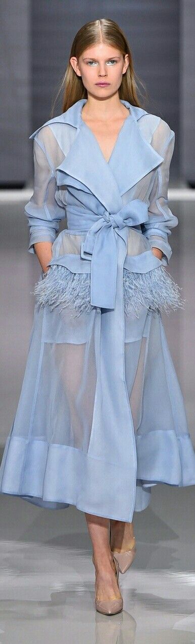 Color Celeste, Ralph Russo, Diva Fashion, Fashion 2018, Fashion 2017, Beautiful Fashion, Blue Dress, Blue Fashion, Runway Fashion