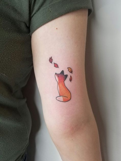 Cute simple fox fall halloween tattoo Cute Fox Tattoo Simple, Mini Fox Tattoo, Cute Squirrel Tattoo, Fox Tattoo Small Simple, Tattoo Fox Minimalist, Small Fox Tattoos For Women, Tiny Fox Tattoo, Little Fox Tattoo, Simple Fox Tattoo