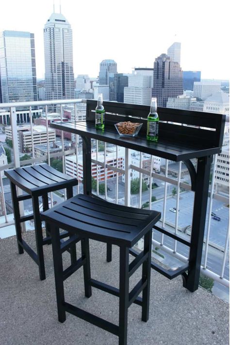 Balkon Decor, Balcony Table And Chairs, Balcony Design Ideas, Balcony Bar, Balcony Chairs, Small Balcony Design, Outdoor Tables And Chairs, Apartment Patio, Outdoor Balcony