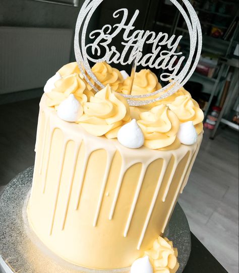 Yellow Icing Cake Decorating, Birthday Cake Drip Icing, Yellow 21st Birthday Cake, Simple 70th Birthday Cake, Yellow 18th Birthday Cake, Yellow Icing Cake, Yellow 21st Birthday Ideas, Cake With Dripping Icing, Birthday Cake Yellow Theme