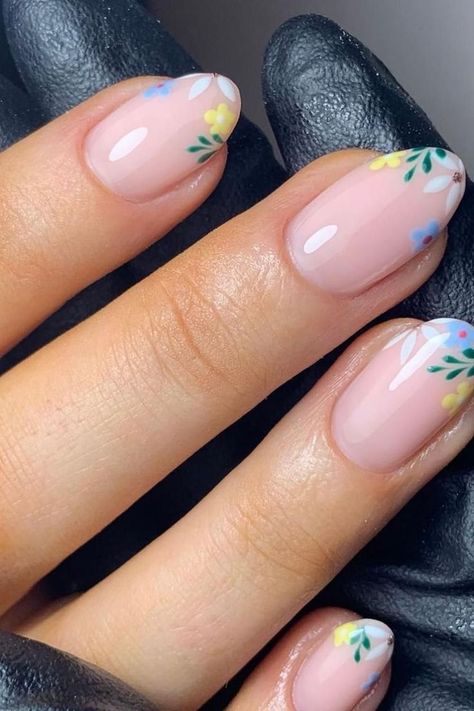 30 Recent &amp; Gorgeous Spring Nails Concepts for 2024 Cute Nail Ideas Neutral, Classy Spring Nails Almond Short, Flower Nails For Wedding, Nail Art On Dip Nails, Colourful Wedding Nails For Bride, Dip Flower Nails, Short Oval Nails Flowers, Oval Nails Flowers, Floral Tips Nails