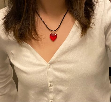 Glass Heart Necklace Outfit, Red Heart Necklace Aesthetic, Red Heart Necklace, Heart Choker Necklace, Heart Necklaces, Chain Heart, Women Y2k, Heart Shaped Necklace, Heart Choker