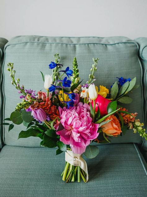 Rainbow Wedding Ideas, Rainbow Wedding Decorations, Spring Wedding Flower, Rainbow Wedding Theme, Rainbow Wedding Cake, Rainbow Wedding Dress, Bristol Wedding, Rainbow Wedding, Rainbow Balloons