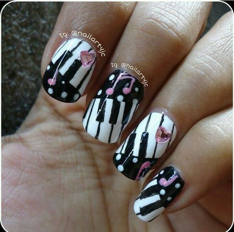 Music Nail Art Piano Nail Art, Piano Nails, Music Note Nails, Music Nail Art, Music Nails, Retro Nails, Punk Nails, Nail Art Designs Summer, Really Cute Nails