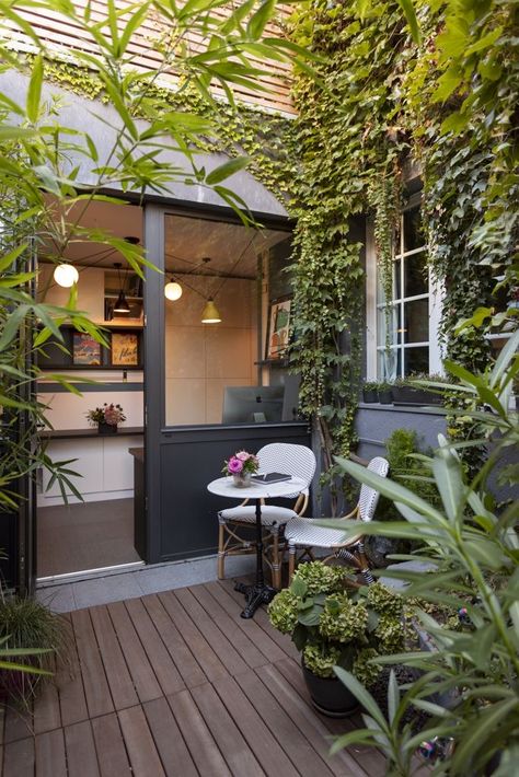 Small Patio Design, Small Courtyard Gardens, Courtyard Gardens Design, Small Patio Garden, Small Courtyards, Home Garden Design, Patio Interior, Backyard Garden Design, Industrial Loft