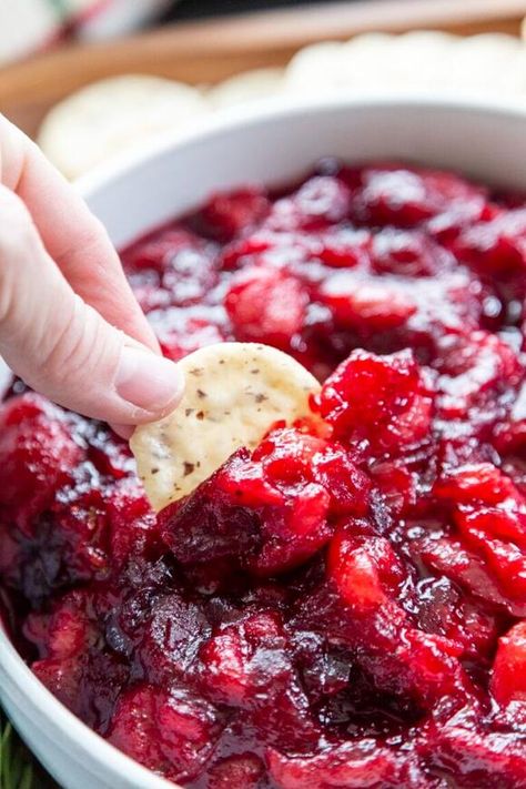 Easy Cranberry Compote – A Perfect Blend of Tart Cranberries and Sweet Grapes for the Holiday Table - NewsBreak Recipe With Grapes, Cranberry Recipe, Butternut Squash Casserole, Cranberry Compote, Compote Recipe, Chicken And Butternut Squash, Grape Recipes, Christmas Ham, Twisted Recipes