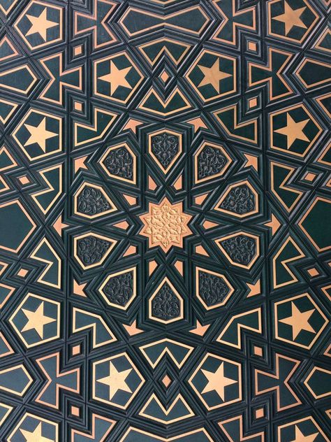 Islamic Door, Islamic Design Pattern, Islamic Geometry, Moorish Design, Geometric Pattern Art, Geometric Design Art, Door Detail, Islamic Patterns, Abstract Wallpaper Backgrounds