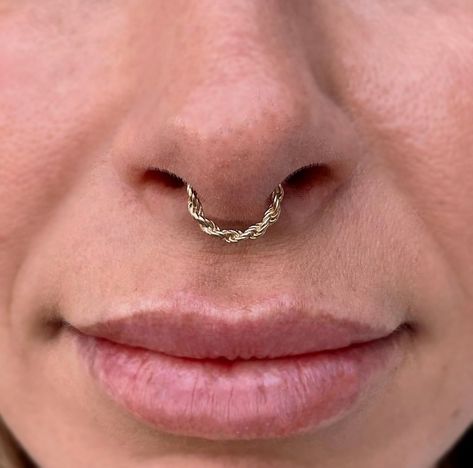 Bling bling • Instagram Glowing Face, Septum Clicker, Septum Jewelry, Rope Chain, Piercing Jewelry, Bling Bling, Piercings, Chain, Ring