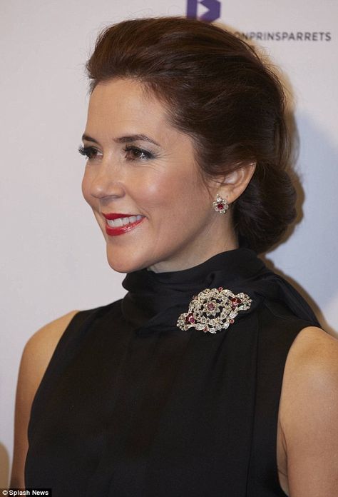 Royals Fashion, Kroonprinses Mary, Mary Donaldson, Princess Marie Of Denmark, Danish Royalty, Style Royal, Danish Royal Family, Danish Royals, Crown Princess Mary