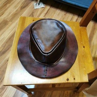 Leather Hat Patterns Free, Leather Cowboy Hats Pattern, Diy Leather Hat, Leather Hat Pattern, Prepper Skills, Cowboy Hat Crafts, Cowboy Hat Pattern, Fantastic Video, Handmade Leather Work