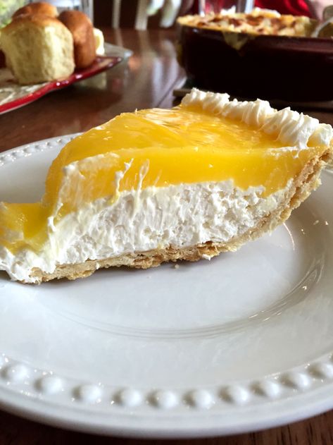 Lemon Supreme Pie Recipe, Lemon Supreme Pie, Love Beats, Bakers Square, Lemon Treats, Frozen Pie Crust, Good Pie, Homemade Pie Crusts, Pie Crust Recipes