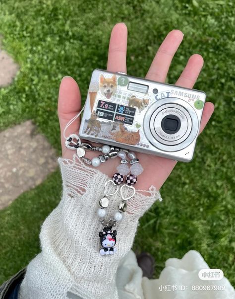 electronic / camera inspo —— product is samsung L730 camera Camcorder Decorated, Portable Camera Aesthetic, Samsung Camera Aesthetic, Digital Camera Charm, Compact Camera Aesthetic, Vintage Cameras Aesthetic, Digital Camera Deco, Digital Camera Decorations, Digital Camera Decor