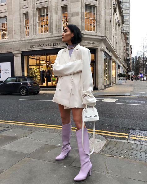 Alicia Roddy, Pastel Colors Fashion, Lilac Blazer, Blogger Street Style, Purple Fits, Lace Styles, Lilac Dress, Knee Dress, Oversized Blazer